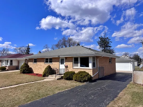 337 Forest Preserve Dr, Wood Dale, IL 60191