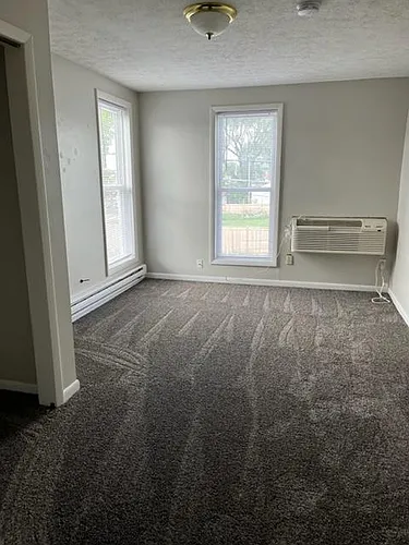 211 E North St #4D Photo 1