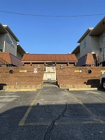 2500 Manson Ave Photo 1