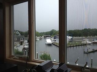 38 Bergen Ln, Blue Point, NY 11715