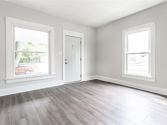 4th image of 1330 Leonard St