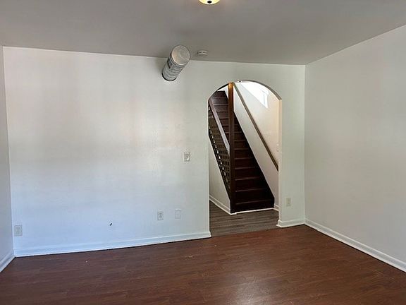 3rd image of 2562 Lexington St #2