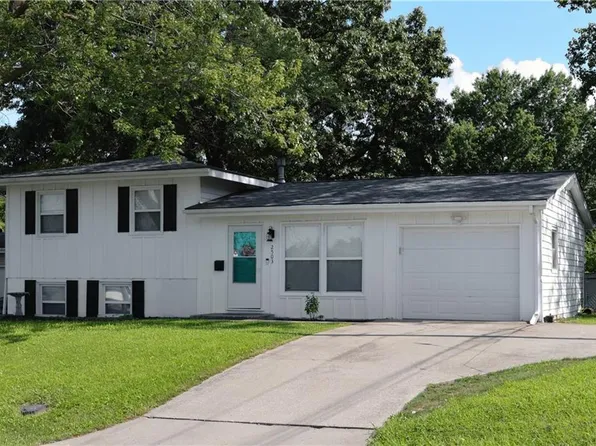 2503 NE 64th St, Kansas City, MO 64118