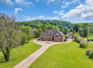 202 N Clydeton Rd, Waverly, TN 37185