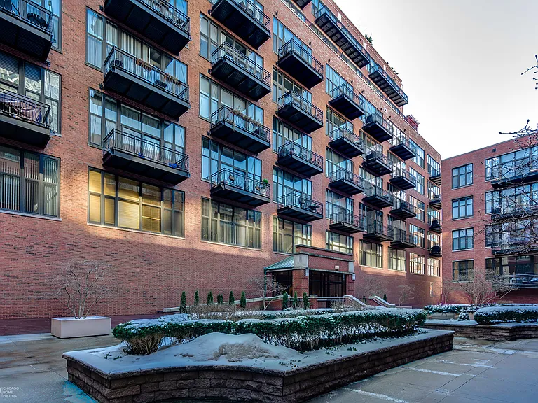 333 W Hubbard St #412 — Photo 22