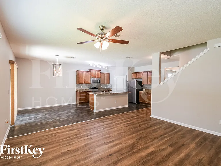 1939 April Oaks Dr — Photo 3