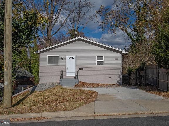 2nd image of 6112 Perry St