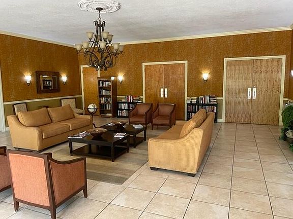 5th image of 711 Lori Dr APT 403