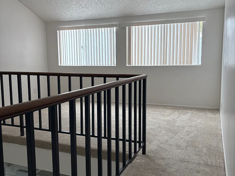 Harbor Village Apartments — Photo 23