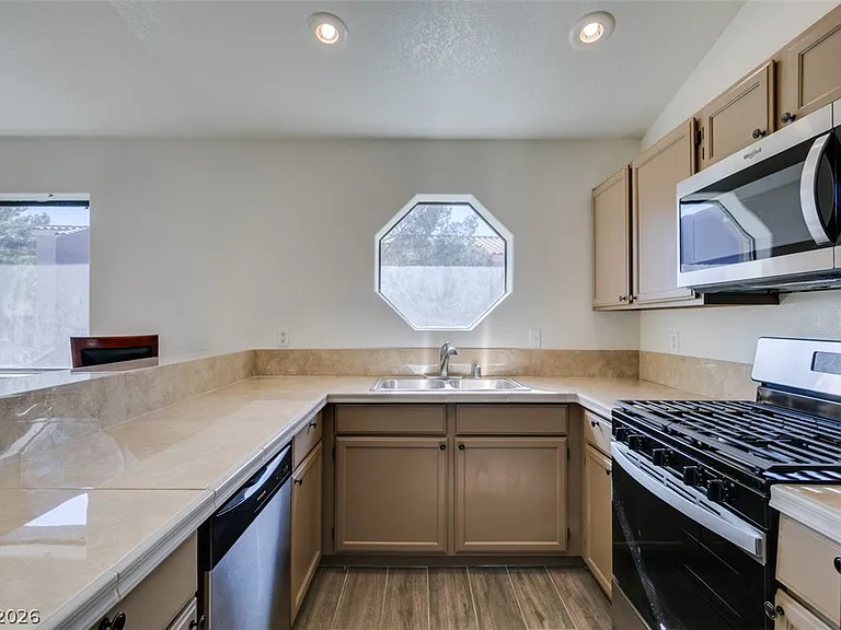 5054 S Rainbow Blvd #202 — Photo 26