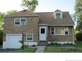 8 Bates St, Hartford, CT 06114
