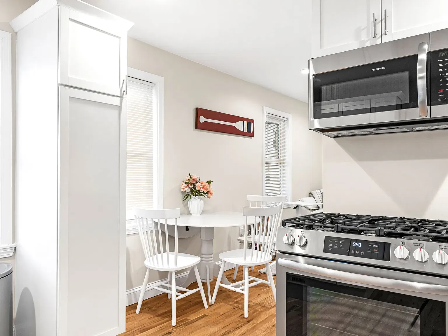 37 Warren Ave — Photo 3