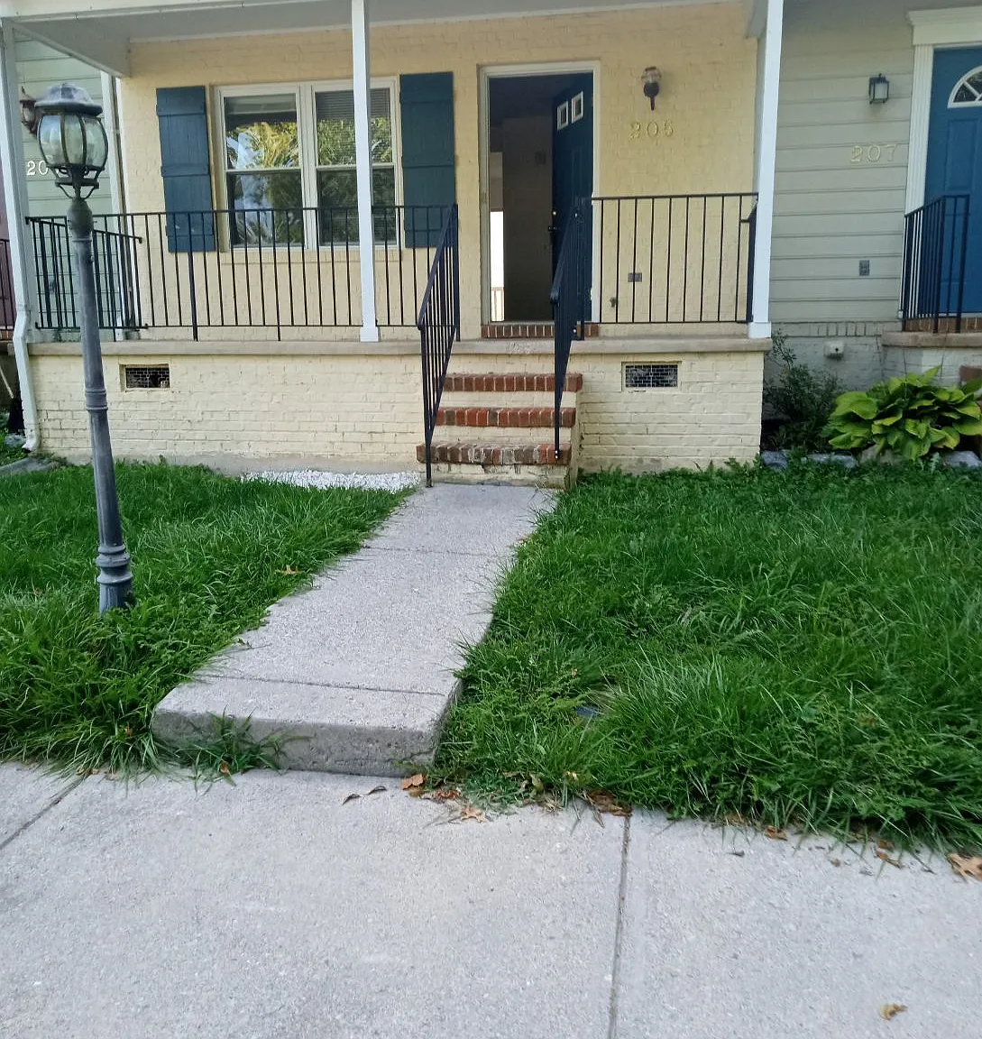 3 bed, 1242 sqft, $1,599 — Photo 1