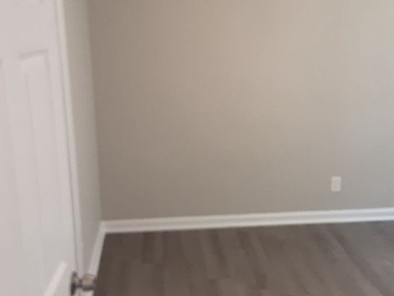 4th image of 924 Arco Dr #1