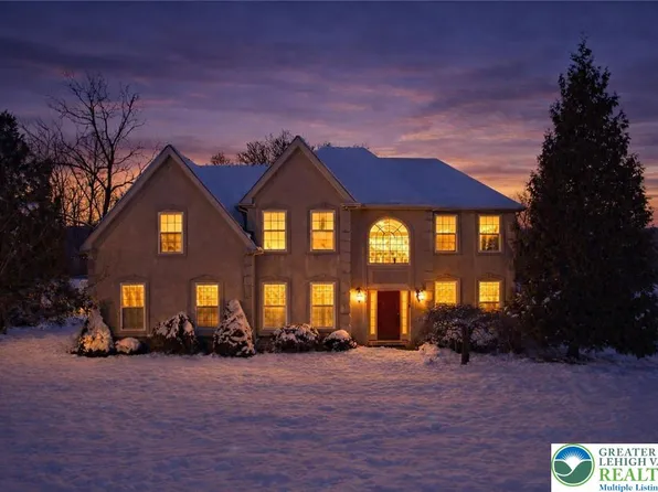 4985 Curly Horse Dr, Center Valley, PA 18034