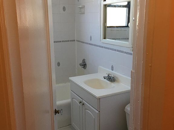 2nd image of 9 Greenridge Ave APT 8E