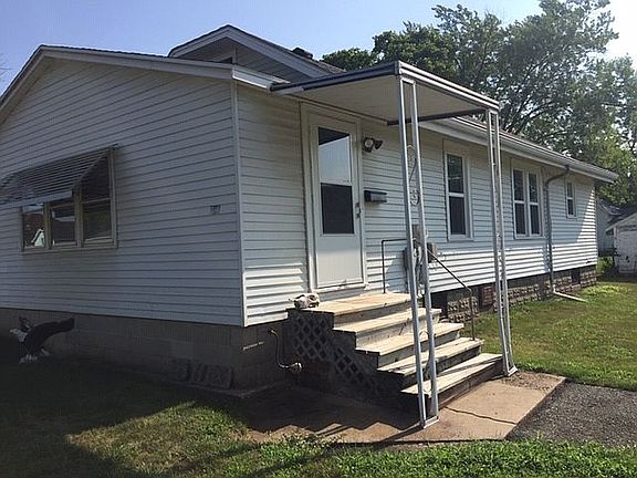 3rd image of 712 Commercial St