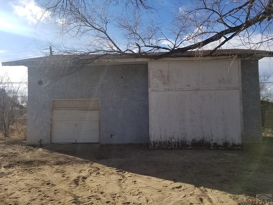 2nd image of 411 Ditch Ln
