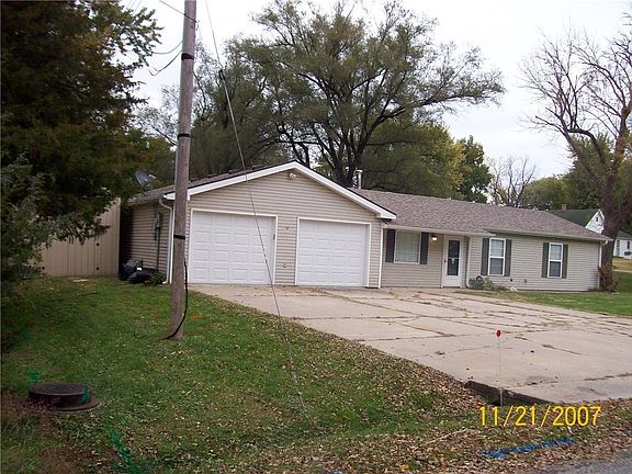 Front View and Shed on West Side