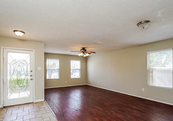 3rd image of 3116 Melrose Dr