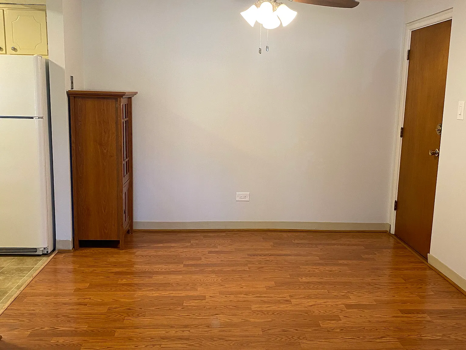 2 bed, 900 sqft, $2,100 — Photo 1