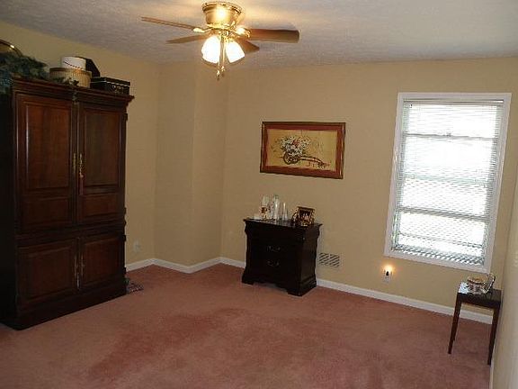 5th image of 127 Beechwood Ave