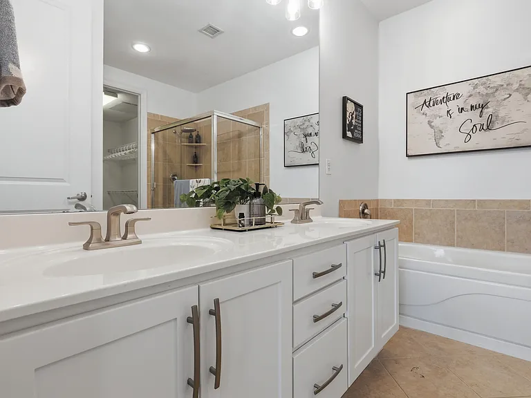1101 Walnut St #1202 — Photo 23
