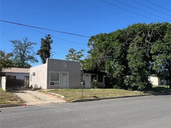 893 E 5th St, Beaumont, CA 92223