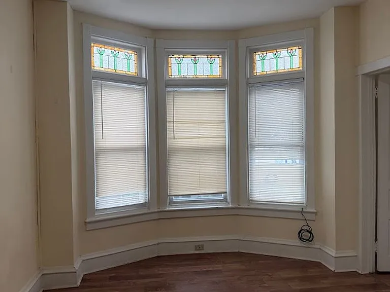 942 Washington St — Photo 6