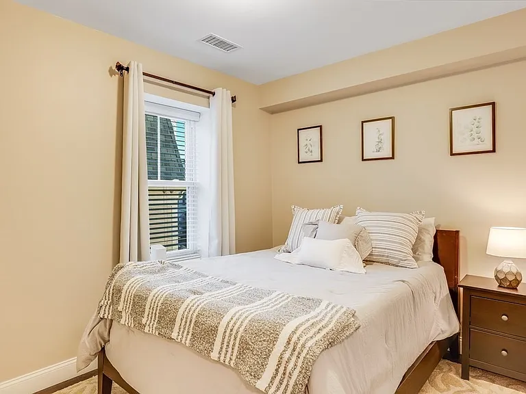 44 W Eagle St #3 — Photo 12