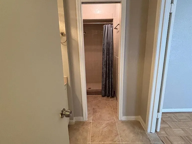 2710 Briarhurst Dr #5 — Photo 25
