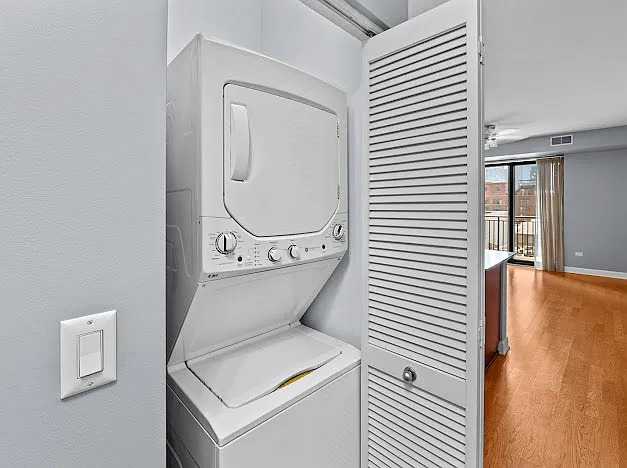 451 W Huron St #811 — Photo 16