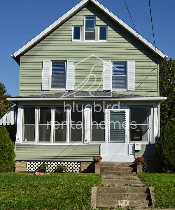 547 W Maple St