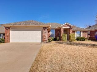 205 Great Oaks Dr, Norman, OK 73071