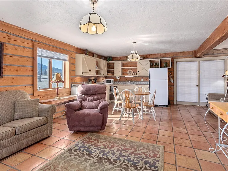 716 W Blarney Stone Rd — Photo 4