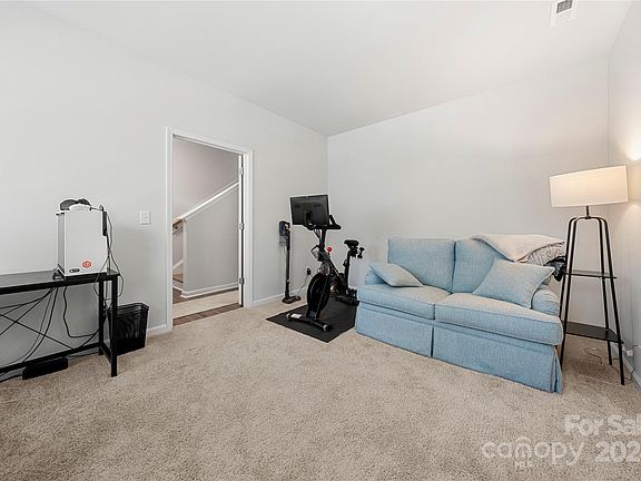 3rd image of 8248 Waxhaw Hwy