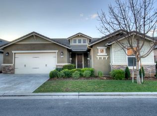 1732 N Broadbent Ln, Clovis, CA