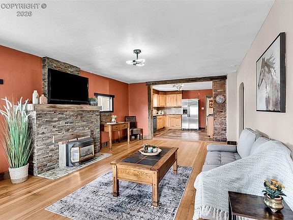 5th image of 1301 Poplar Ave