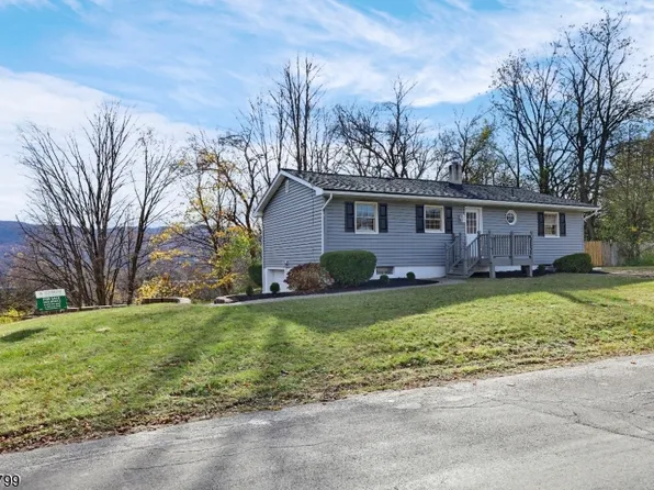 6 Van Buren Ave, Vernon Twp., NJ 07462
