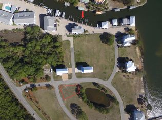 40 Endeavour Dr, Panacea, FL 32346