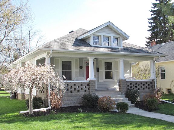 Exterior: New Front Steps, Roof in 2001, & Windows in 2002