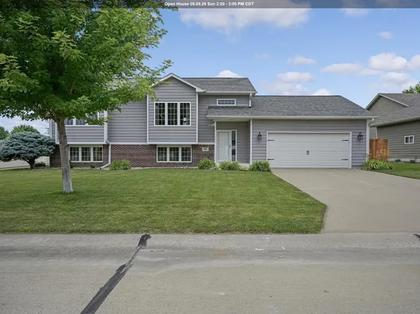 681 Meadowlark Cir, Dakota Dunes, SD 57049