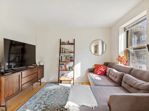 161 Columbia Heights image 1 of 10