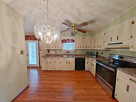4th image of 141 Greenwood Drive