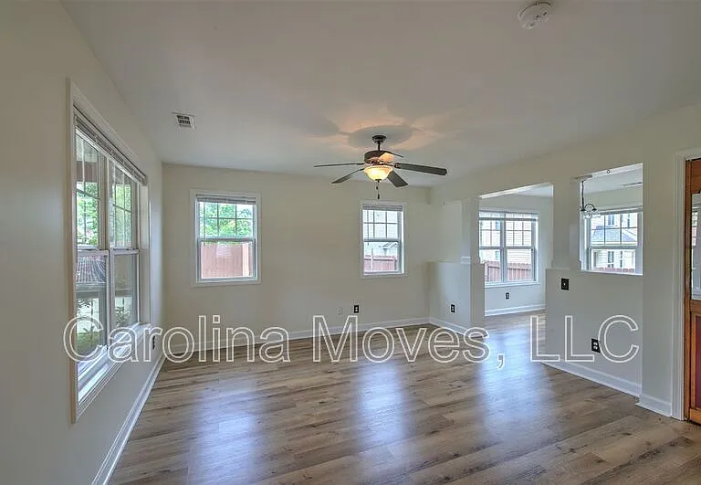 8 Emmaline St — Photo 2