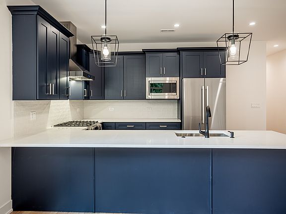 5th image of 1016 N Hermitage Ave #2