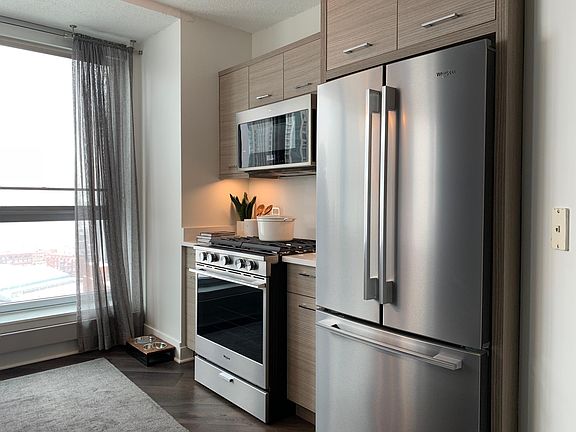 2nd image of 233 N Canal St #3514