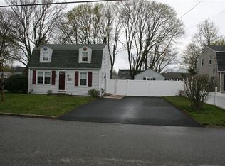391 Chapmans Ave, Warwick, RI 02886
