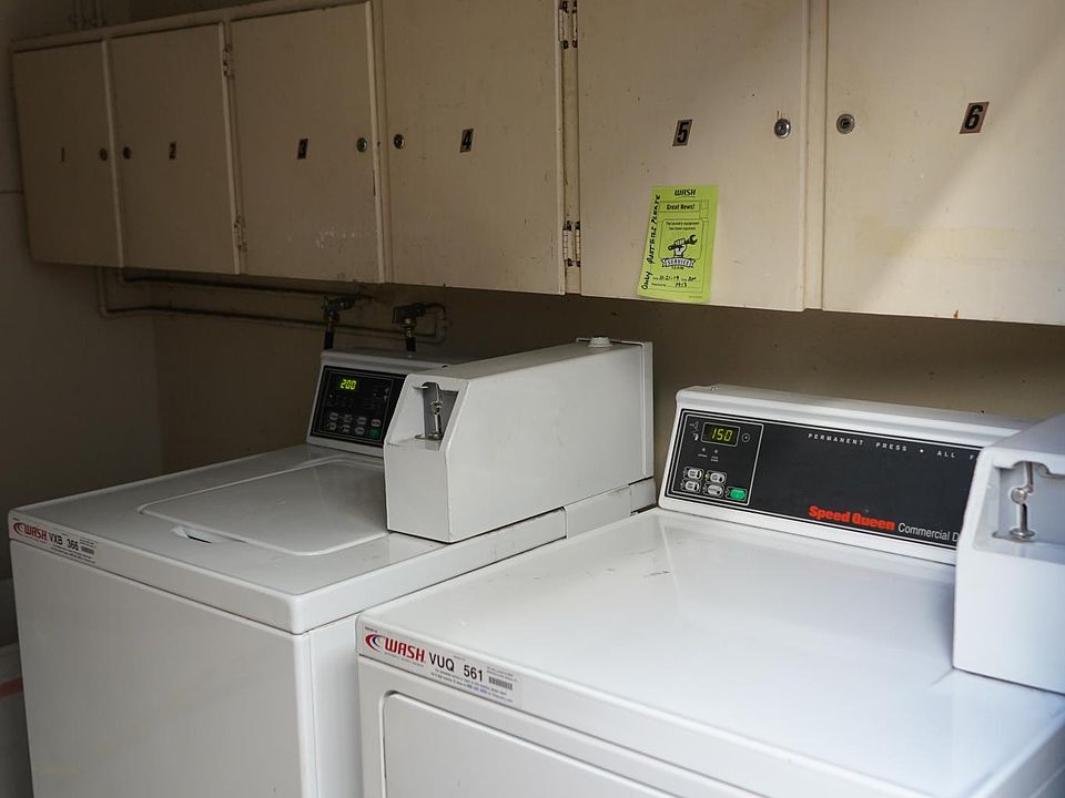 LAUNDRY ON SITE