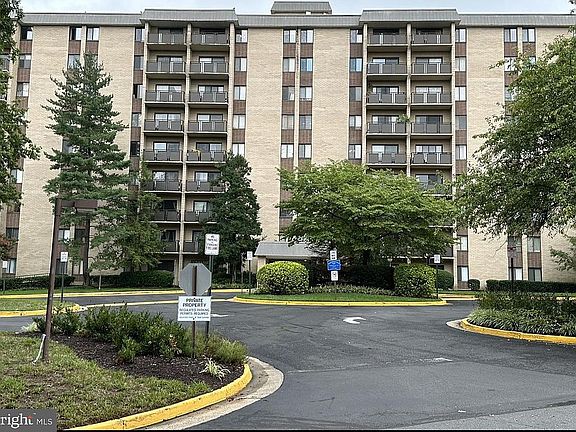 4th image of 3101 S Manchester St APT 913